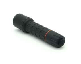 Latarka FMA F2 CREE Q4 - czarna
