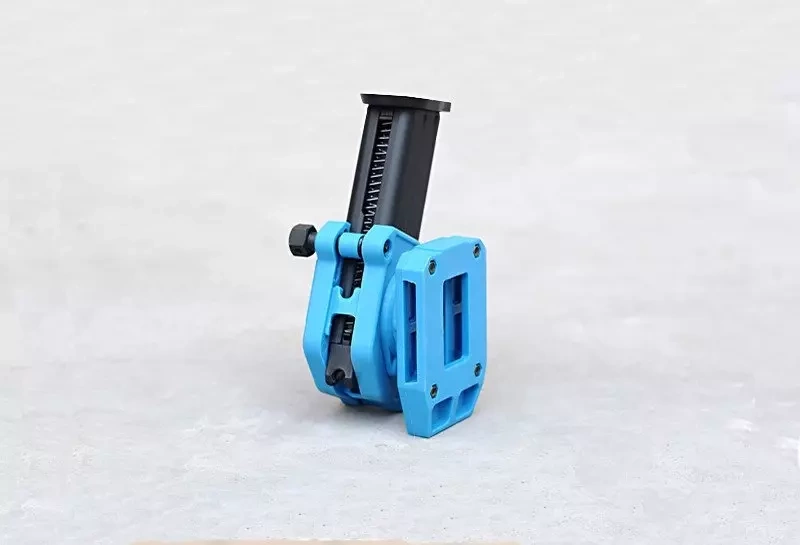 Wielopozycyjna, szybka ładownica na magazynek pistoletowy - niebieska